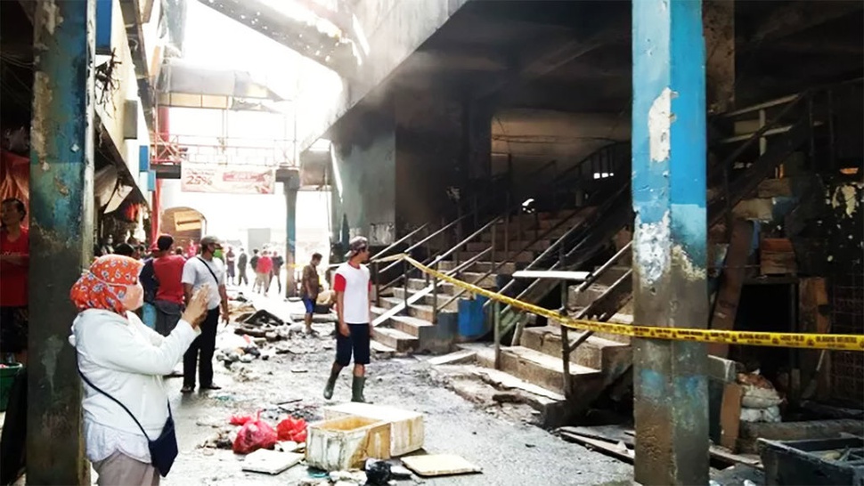 Cerita Pedagang Pasar Minggu: Sudah Kena Corona, Kios Terbakar Pula