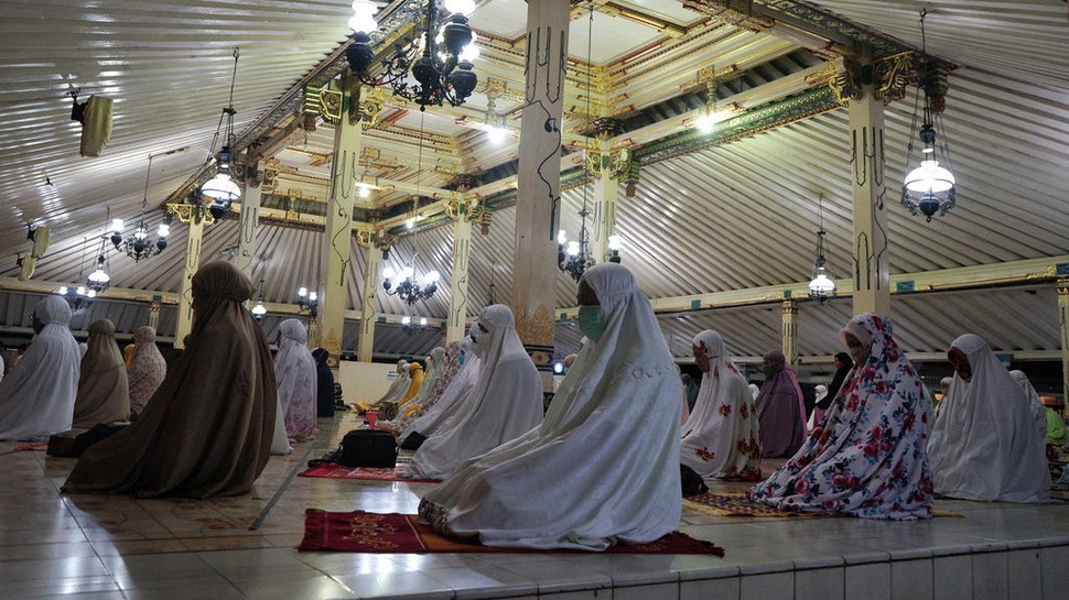 Daftar Amalan Sunah Sebelum Shalat Idul Fitri: Makan, Mandi & Cukur