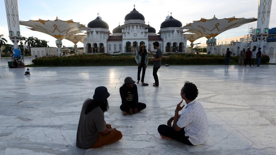 Adab Pergi ke Masjid dalam Islam dan Doa Memasuki Pintu Masjid