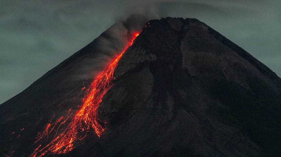Berita Gunung Merapi Hari Ini 27 April, Ada Lava Pijar & Asap Kawah