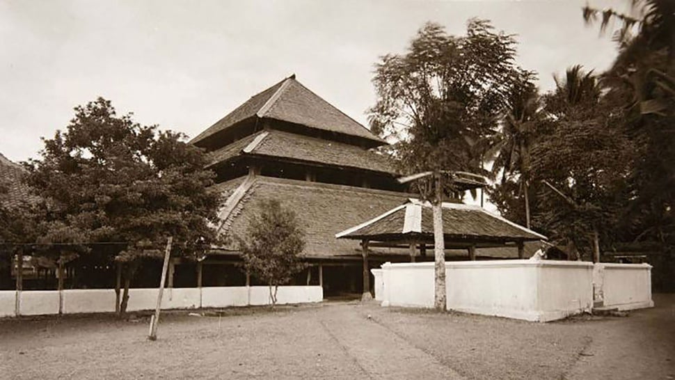Sejarah Masjid Agung Kasepuhan Cirebon & Ragam Arsitekturnya