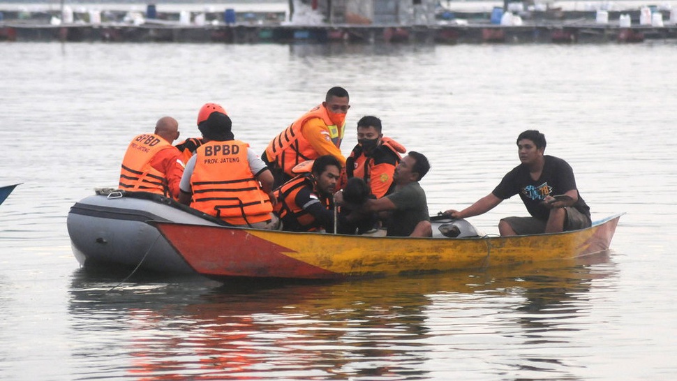 Perahu Tenggelam di Waduk Kedung Ombo, Boyolali Kelebihan Muatan