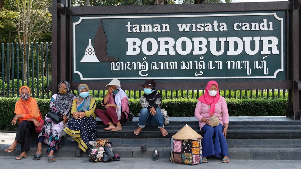 Harga Tiket Rp750 Ribu Khusus Naik Sampai ke Atas Candi Borobudur