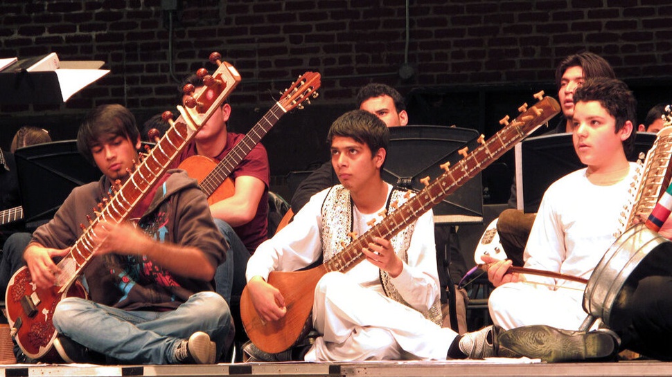 Musik di Afghanistan, Diputar dan Dihentikan