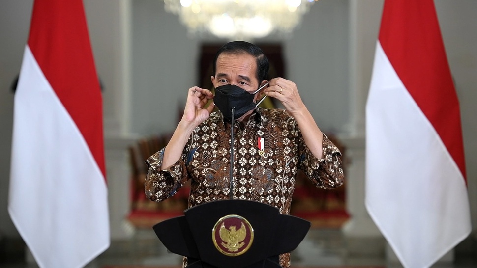 Jokowi Tinjau Vaksinasi di Blitar & Minta Warga Tetap Taat Prokes