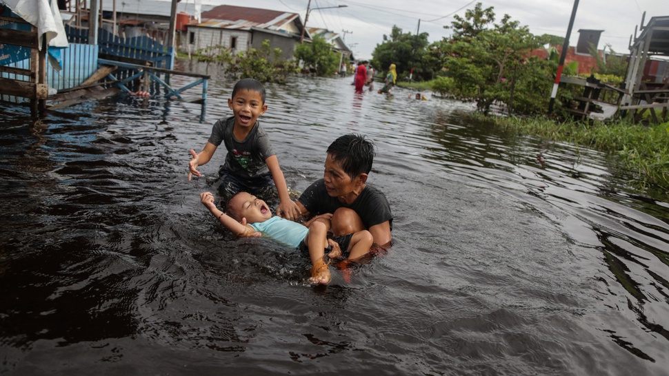 2021/09/22/antarafoto-dampak-banjir-luapan-sungai-kahayan-di-palangkaraya-150921-mz-4.jpg