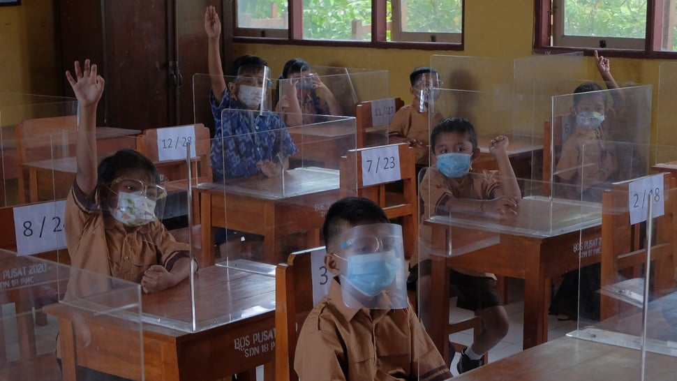Sekolah Tatap Muka Jakarta 2021: Barang-Barang yang Harus Dibawa