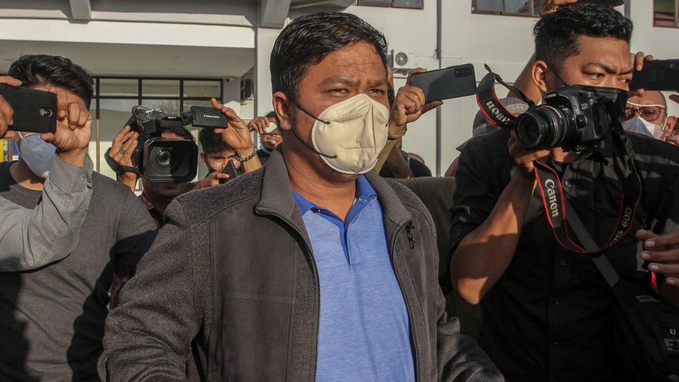 KPK Geledah Kamar Tahanan Bupati Kuansing Terkait Unggahan Facebook