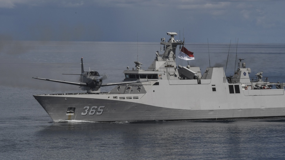 Isu Pungli Kapal TNI AL: Kisruh Kapal Asing Antre di Perairan RI