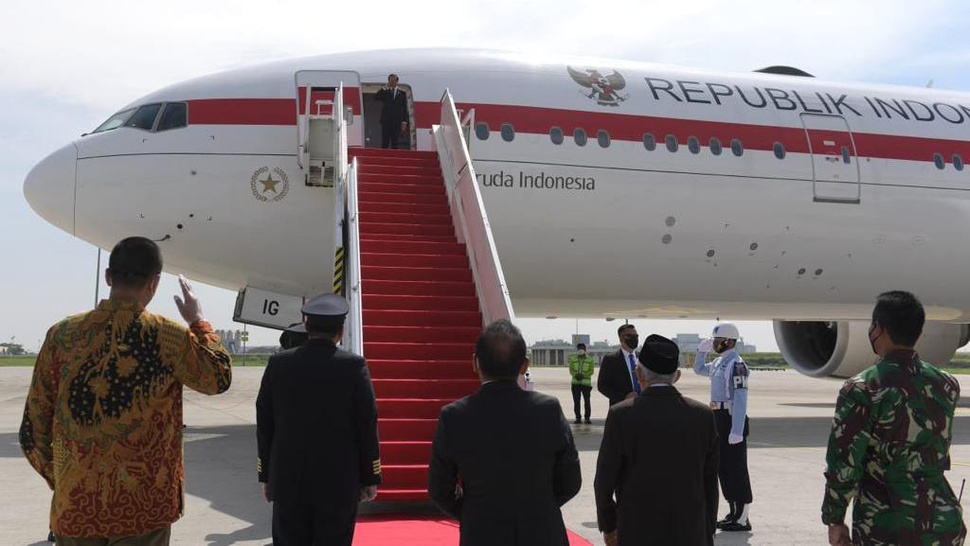 Hindari Transit, Jokowi Tak Naik Pesawat Kepresidenan ke Roma
