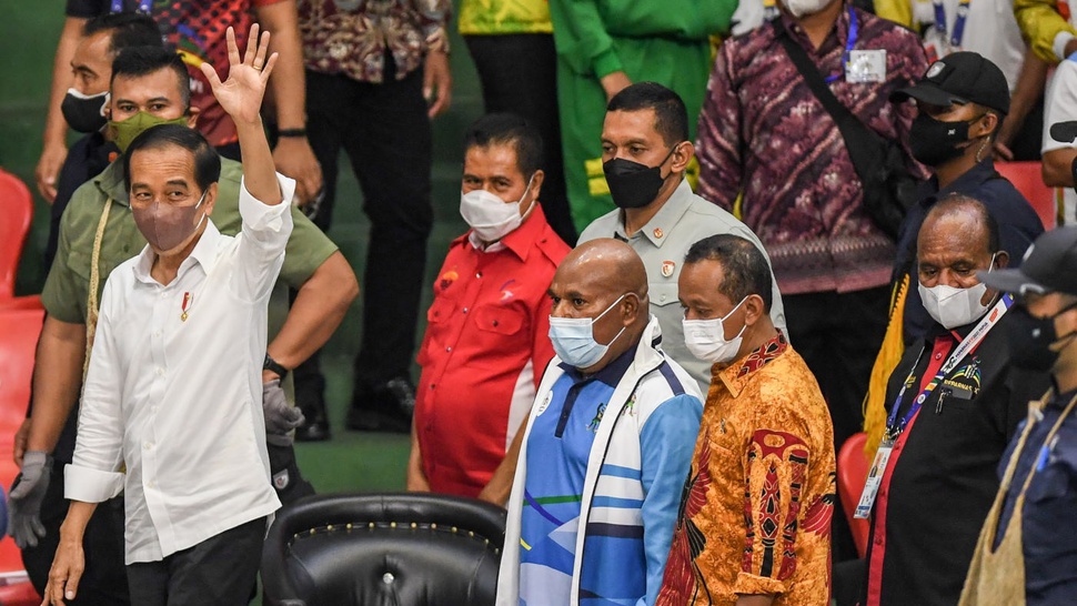 Jokowi ke Anak Muda Papua: Jangan Berpikir Semua Ingin jadi PNS