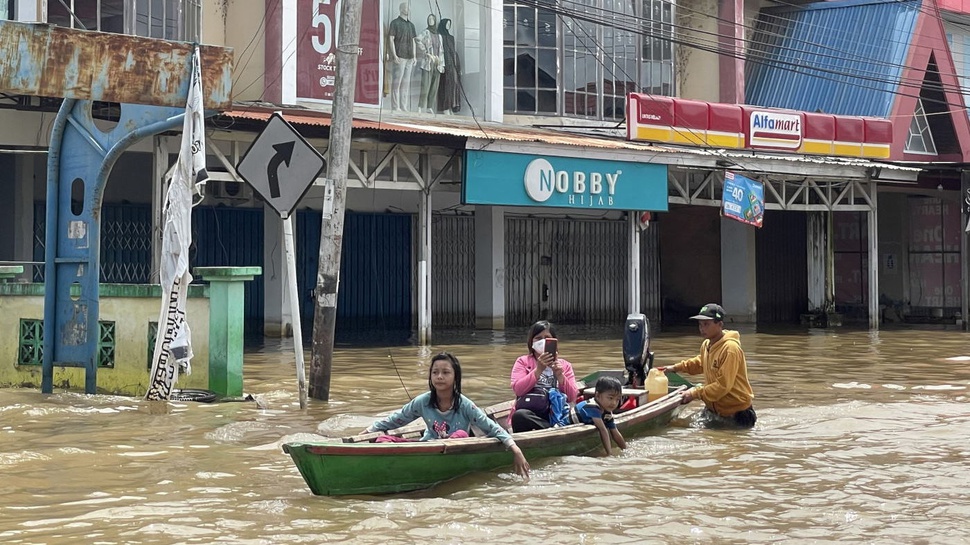 Banjir di Sintang Kalbar Sebabkan Puluhan Gardu PLN Gangguan