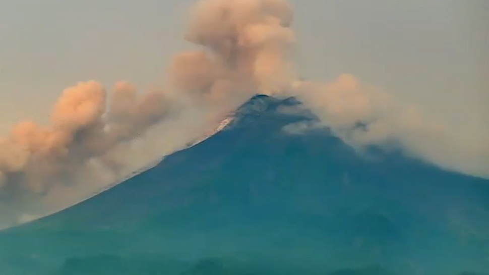 Info Gunung Merapi Hari Ini 2021: 41 Kali Gempa Guguran & 3 Hybrid
