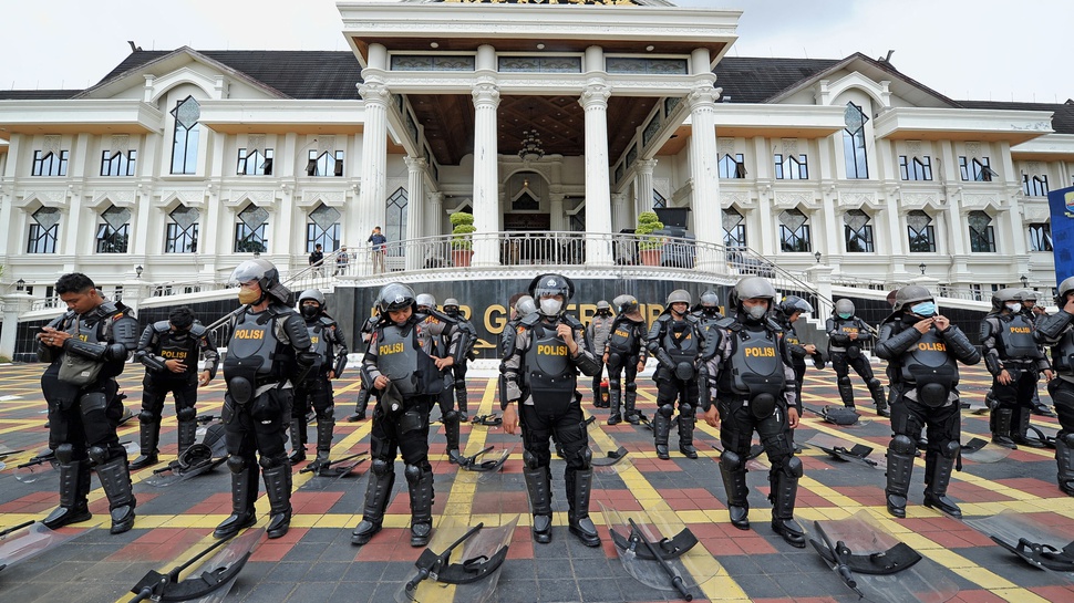 Polisi Diminta Patuh Kawal Unjuk Rasa Tanpa Senpi & Peluru Tajam