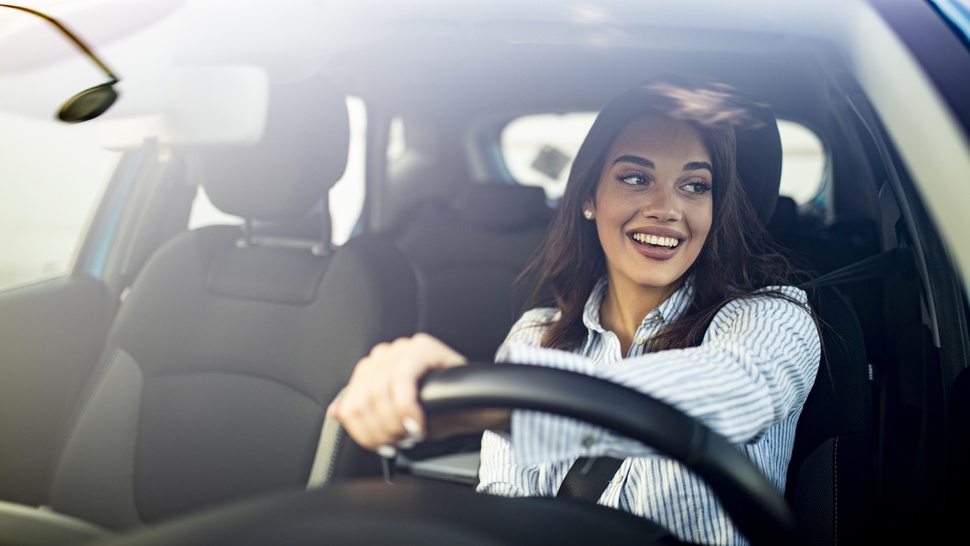 Tips Memilih Mobil yang Cocok Dikendarai oleh Kaum Perempuan