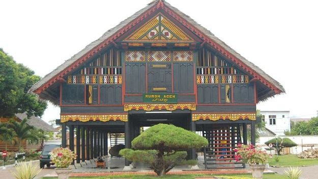 Rumah Adat Aceh: Sejarah, Ciri Khas, Struktur Bangunan, dan Fungsi