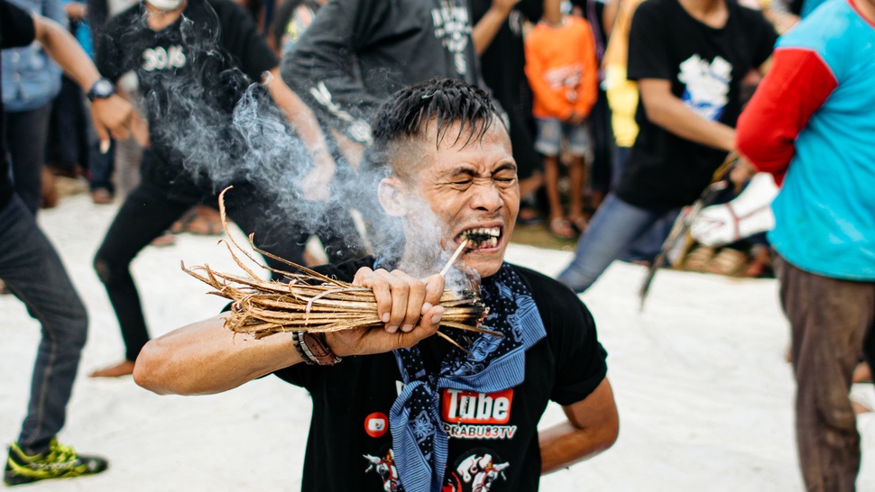 Tradisi Ebeg Banyumas di Pinggiran Jakarta