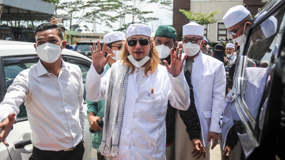 Bahar Smith Penuhi Panggilan Penyidik Polda Jawa Barat