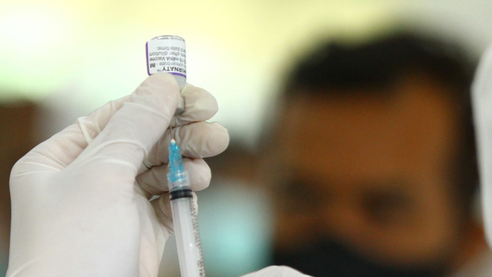 Vaksinasi Dosis 4 bagi Masyarakat Umum Tunggu Cakupan Booster 50%
