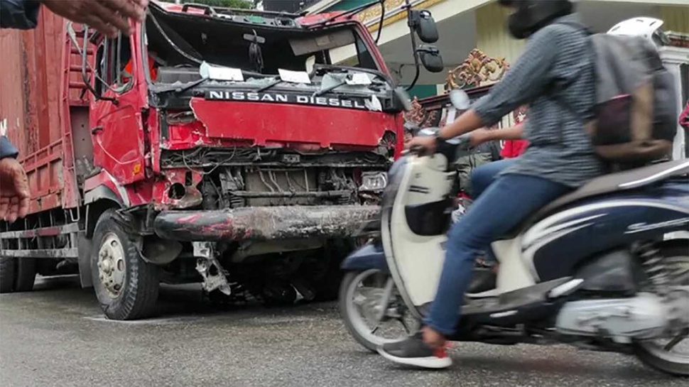 Kecelakaan Maut di Balikpapan & Aturan Jam Melintas Kendaraan Berat