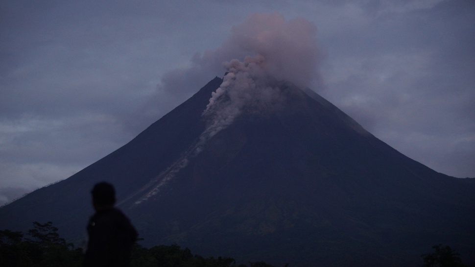 Info Gunung Merapi Jumat 4 Februari 2022: 43 Kali Gempa Guguran