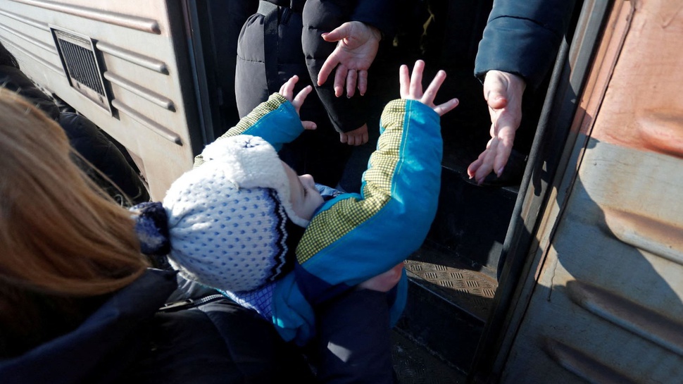 Konflik Rusia-Ukraina: Anak-Anak Ditempeli Stiker Golongan Darah