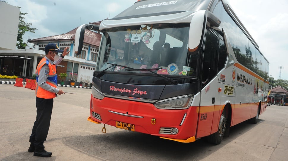 Keluh Kesah Pengguna Jasa Bus AKAP usai Jokowi Naikkan BBM Subsidi