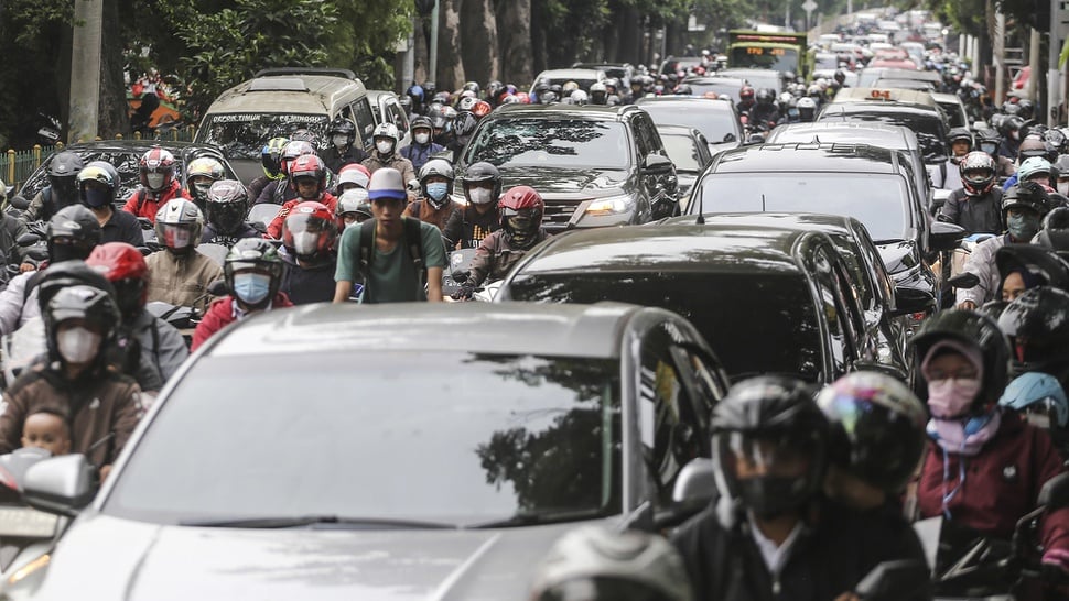 Jakarta Macet akibat Warga Pakai Kendaraan Pribadi, kata Menhub