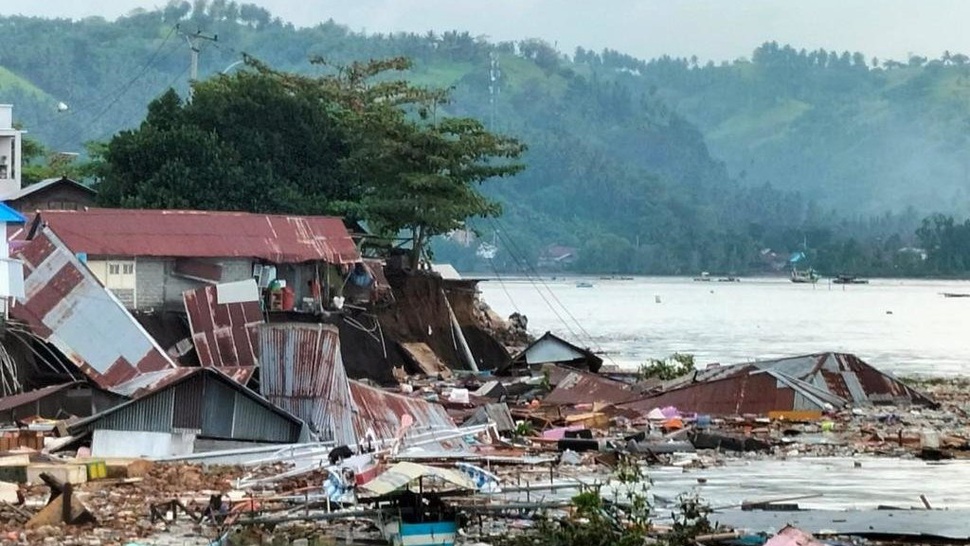 Abrasi di Minahasa Selatan: 133 KK Mengungsi & 41 Rumah Terbawa Air