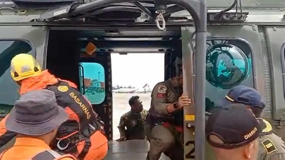 Tim SAR Evakuasi 7 Korban Jatuhnya Pesawat Susi Air di Mimika