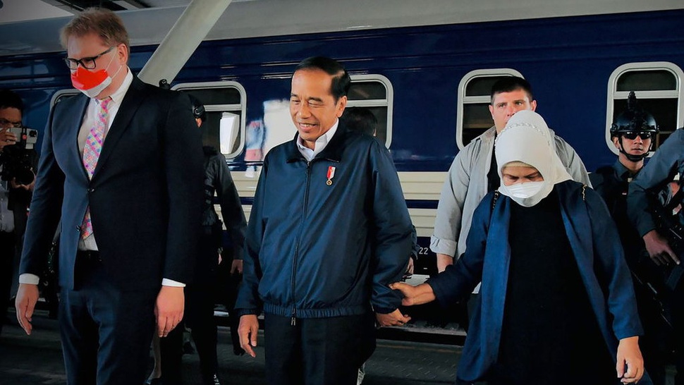 Pertemuan Menlu Tiongkok-Jokowi, Bahas Kereta Cepat & Ukraina