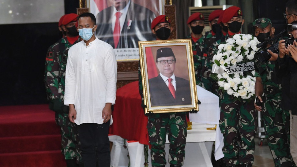Jokowi Masih Proses Cari Pengganti MenPAN-RB Tjahjo Kumolo