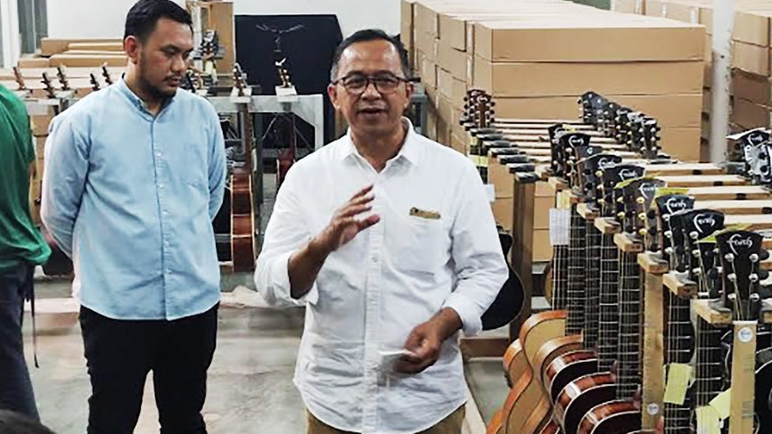 Fasilitas KITE Bawa Gitar Asal Bandung Tembus Pasar Dunia