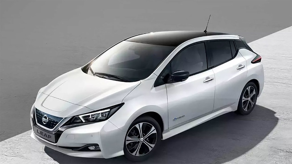 Perbedaan 2 Tipe Mobil Listrik Nissan Leaf One & Two Toned 2022