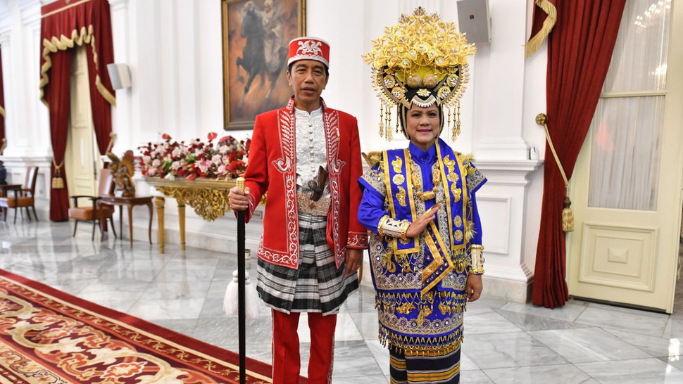 Jokowi Pakai Baju Adat Buton di Upacara HUT RI Ke-77