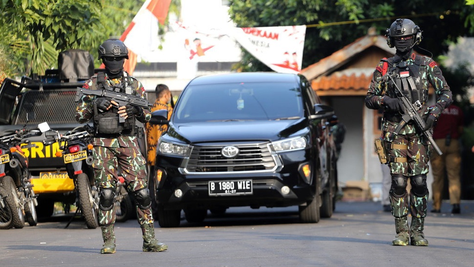 Polisi Jaga Ketat Rumah Sambo Jelang Rekonstruksi Kasus Brigadir J