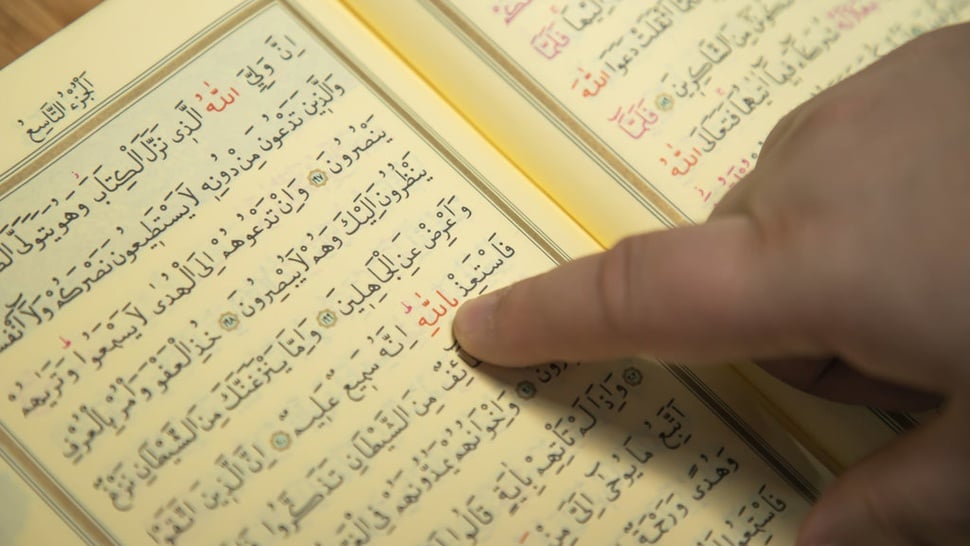 15 Ayat Sajdah dalam Al-Quran Beserta Artinya & Tulisan Arab
