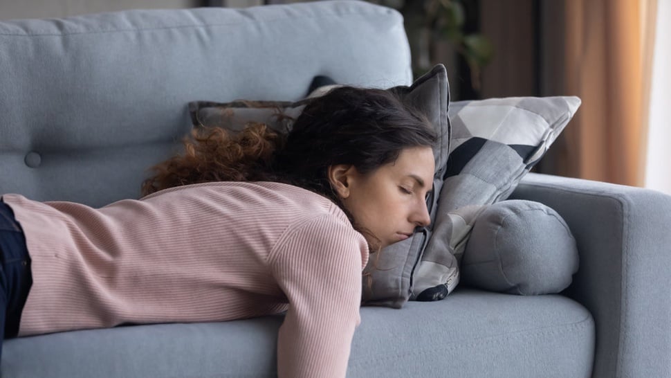 7 Kebiasaan Sebelum Tidur yang Dapat Merusak Kesehatan Kulit
