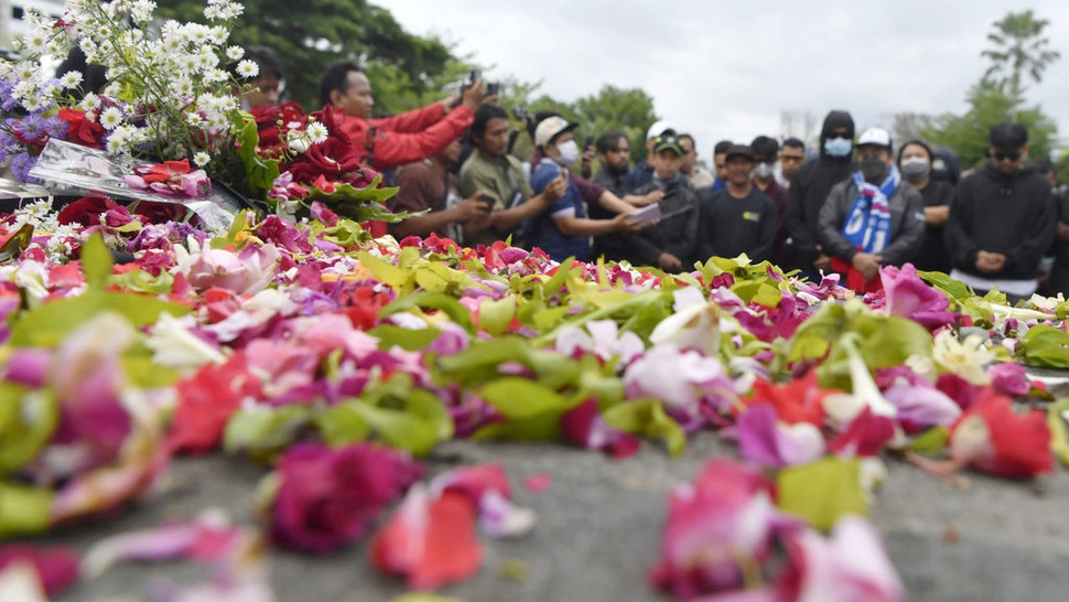 Tragedi Kanjuruhan: TNI Membenarkan Anggotanya Telah Minta Maaf