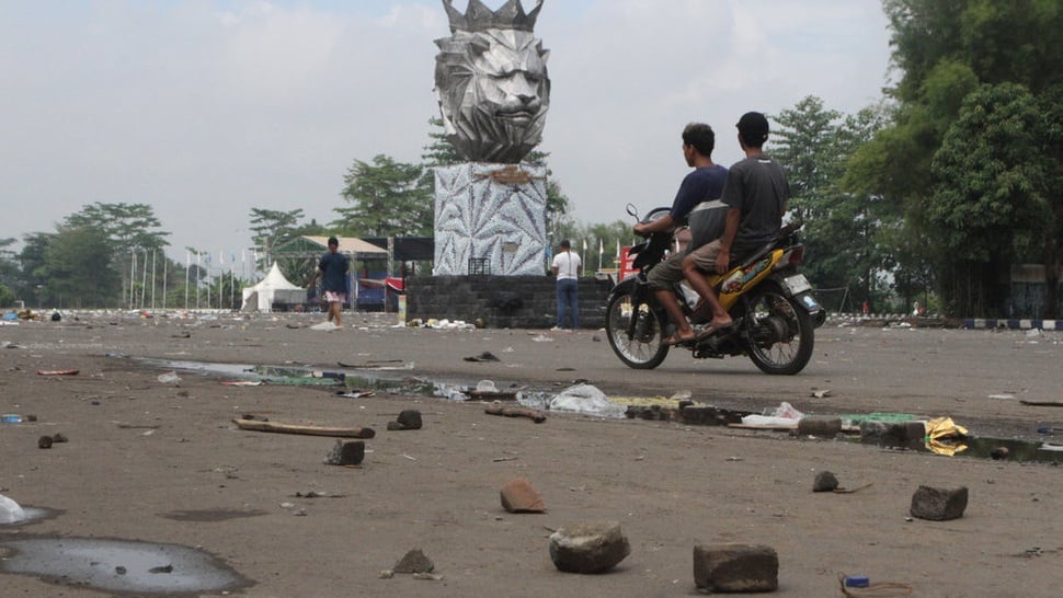 2022/10/02/antarafoto-suasana-pasca-kerusuhan-di-stadion-kanjuruhan-021022-abs-1_ratio-16x9.jpg