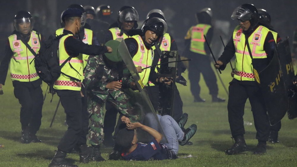 Jokowi Telepon Presiden FIFA Bahas Tragedi di Stadion Kanjuruhan