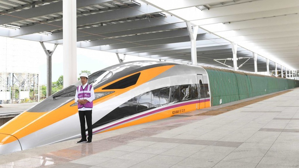 Menimbang Proyek Kereta Cepat hingga Surabaya: Terburu-buru?