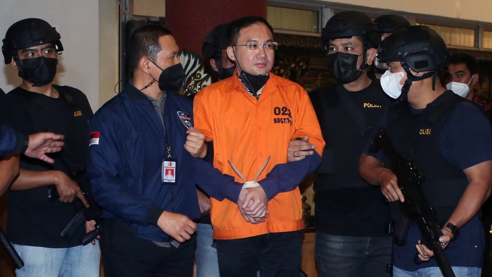Skema Police to Police, Cara Tangkap Bos Judi Daring Apin BK
