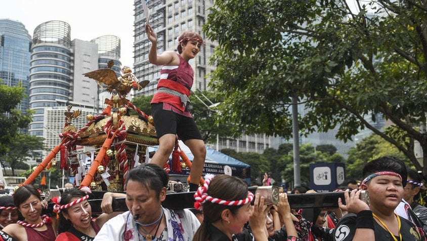 2022/10/17/antarafoto-parade-omikoshi-161022-hma-4_ratio-16x9.jpg