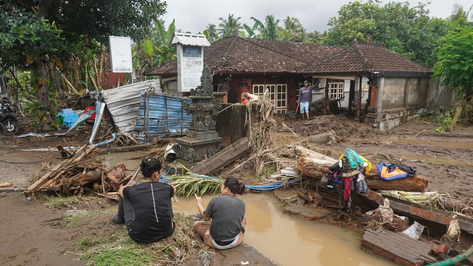 Gubernur Bali Jamin Rumah Baru untuk Korban Banjir di Jembrana