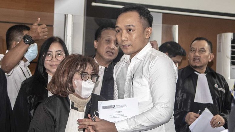 Hakim Tegur Ricky Rizal: Kamu Bohong, Ingat Anak Istrimu