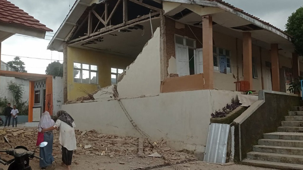 Update Gempa Cianjur: 56 Tewas, 23 Masih Tertimbun Reruntuhan