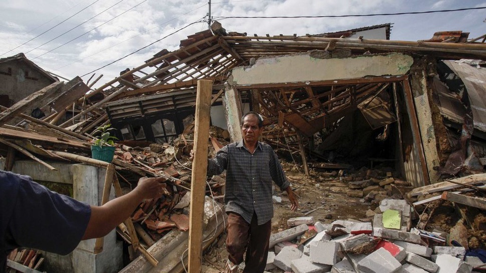Tim Medis Polri Jemput Bola Layani Korban Gempa Cianjur