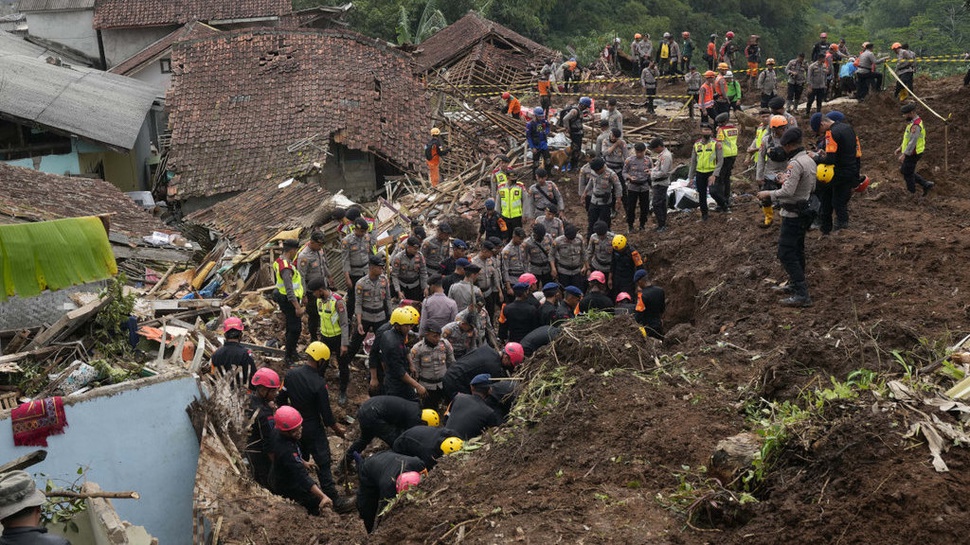 BNPB: Korban Meninggal Gempa Cianjur Jadi 310 & Hilang 24 Orang