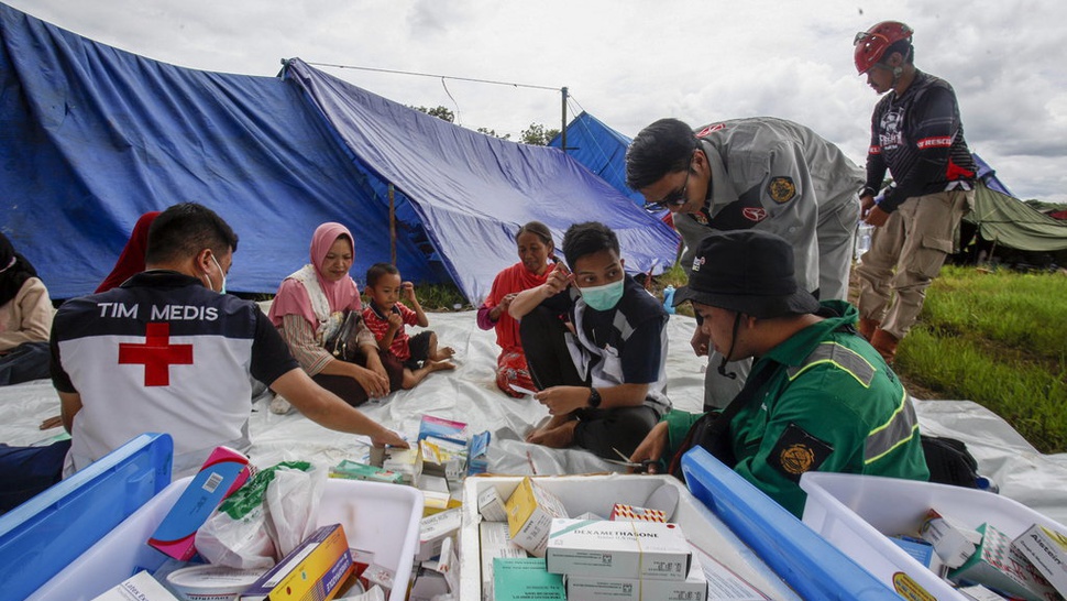 16 Ambulans Polri Beri Pelayanan Kesehatan Korban Gempa Cianjur